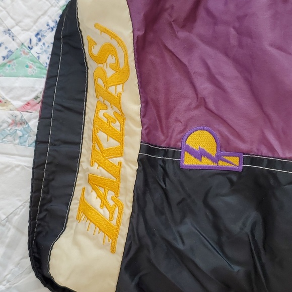 Vintage 1990's LA Lakers Nylon Jacket Pro Layer by Daniel Young L - Picture 4 of 8